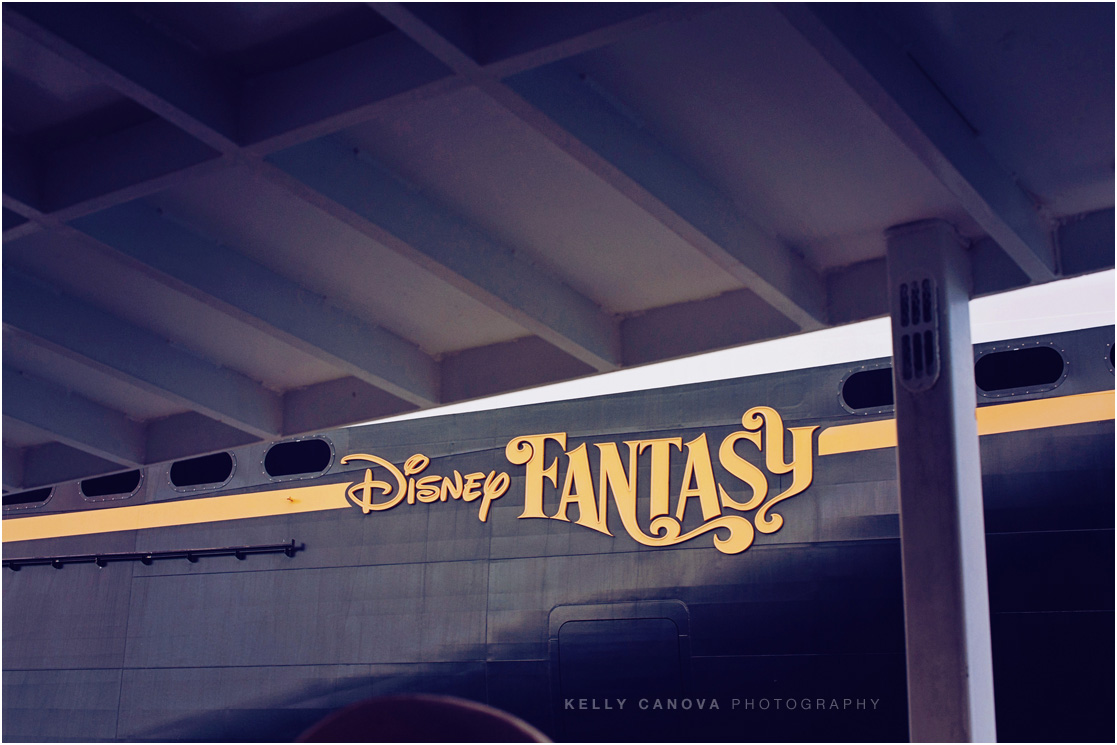 004_Disney Fantasy Cruise Wedding Photographers_Kelly_Canova_Photography