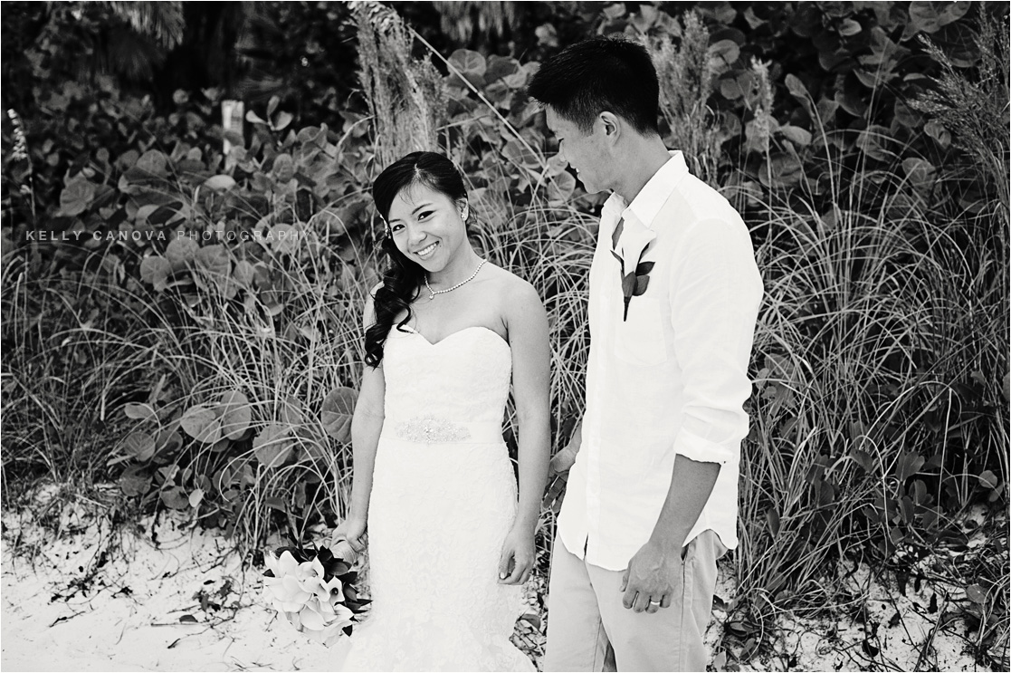 086_Disney_castaway_cay_wedding_Kelly_Canova_Photography