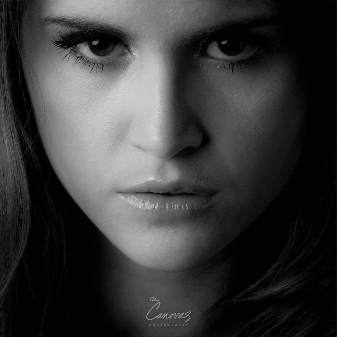 17_Bueatiful_face_Black_and_white_Portrait_The_Canova_photography