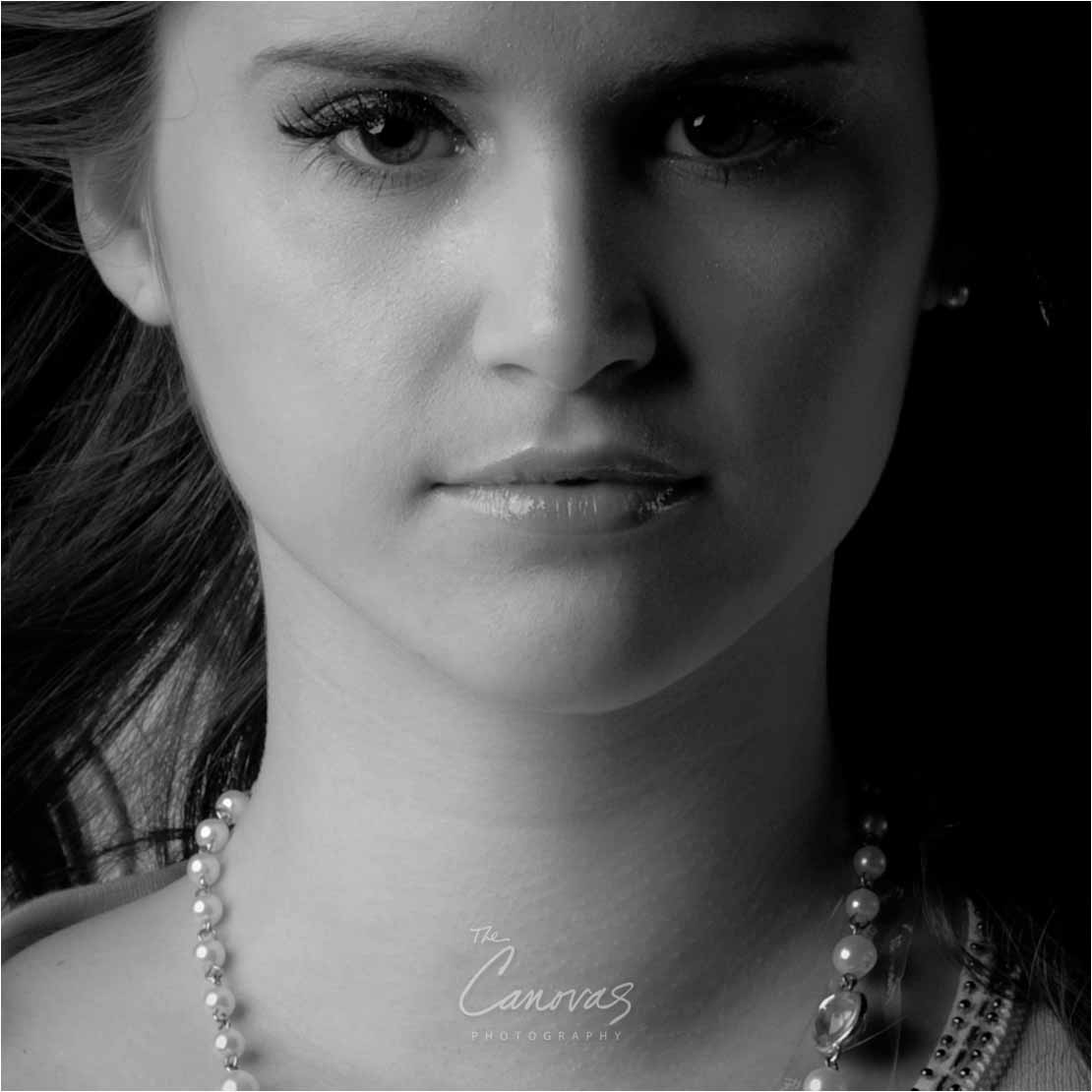 21_Bueatiful_face_Black_and_white_Portrait_The_Canova_photography
