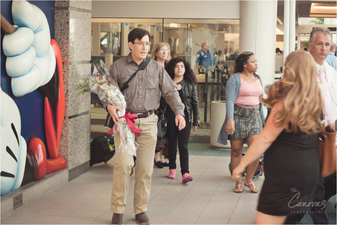 07_Brittany_Matt_airport_engagement_orlando