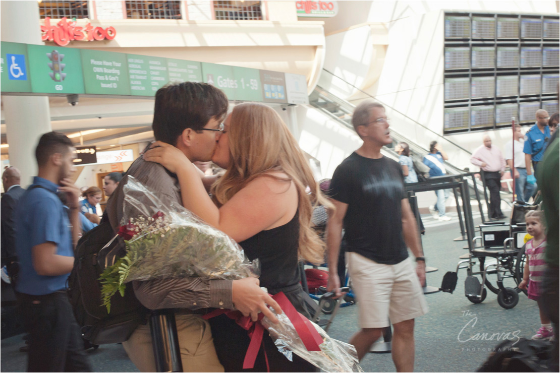 09_Brittany_Matt_airport_engagement_orlando