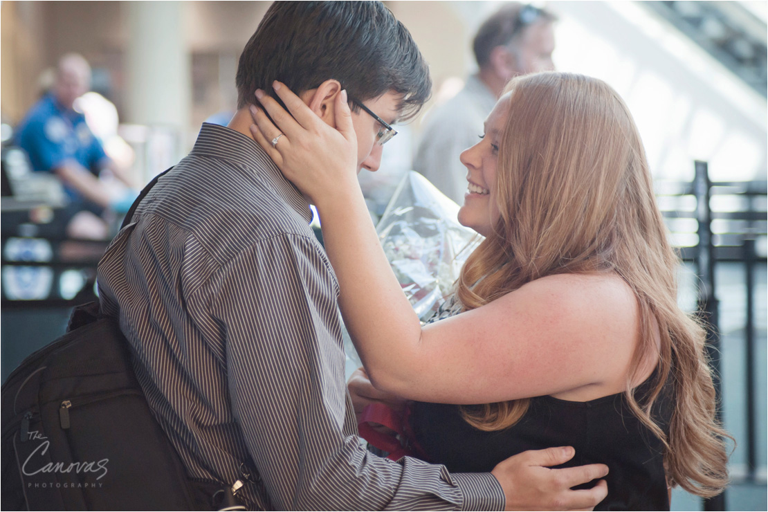 27_Brittany_Matt_airport_engagement_orlando