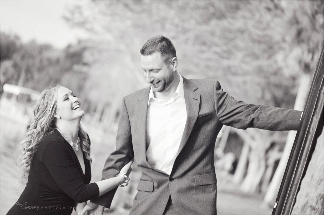 3_Downtown_Orlando_Lake_Eola_engagement_the_Canovas_photos