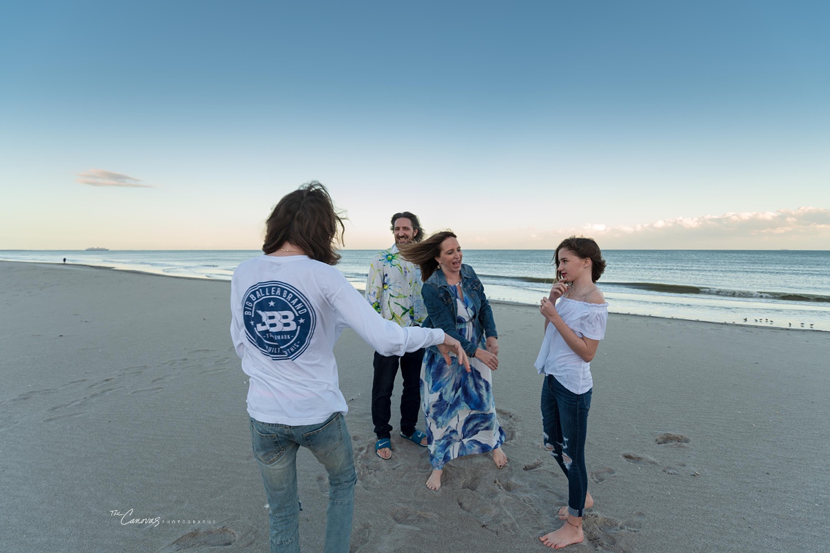 Family shoot in Cocoa Beach Florida | The Canovas Photography