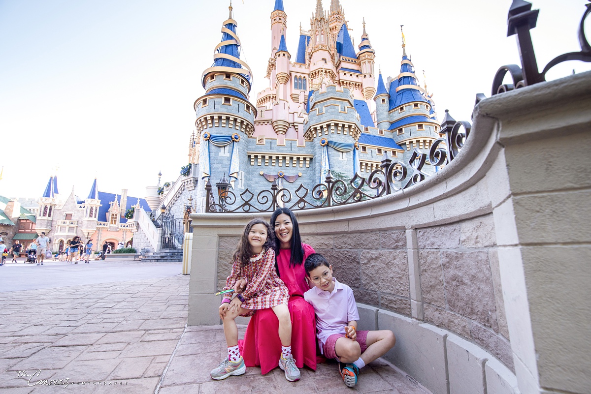 Family photography at Magic Kingdom, Orlando family photographers