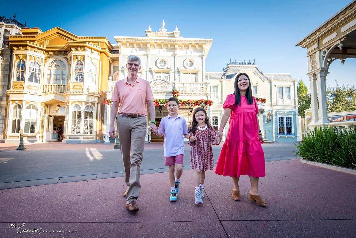 Family photography at Magic Kingdom, Orlando family photographers