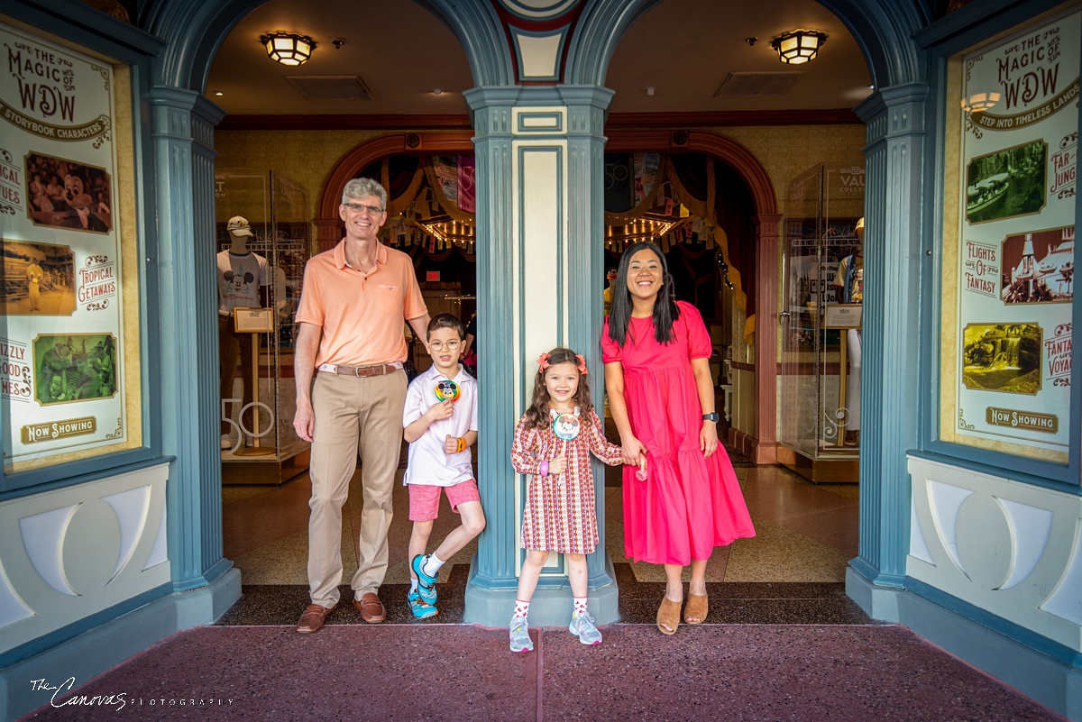 Family photography at Magic Kingdom, Orlando family photographers