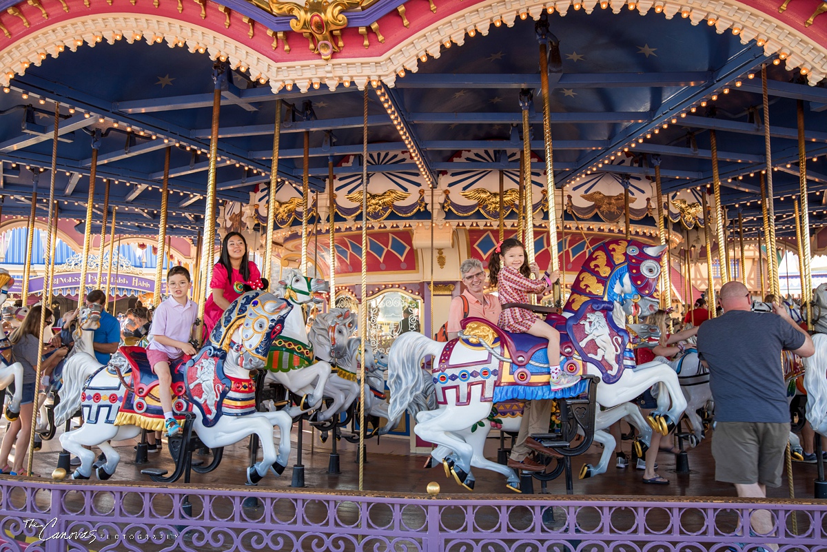 Family photography at Magic Kingdom, Orlando family photographers