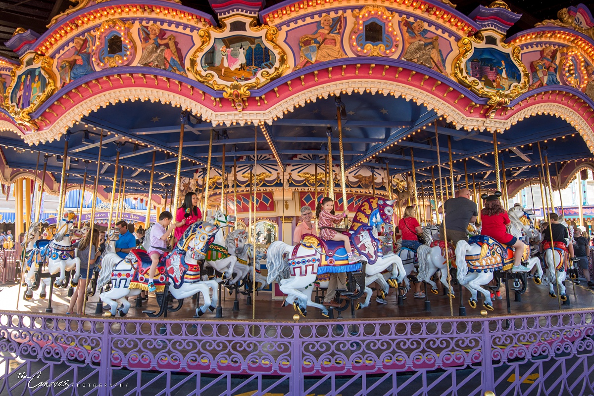 Family photography at Magic Kingdom, Orlando family photographers