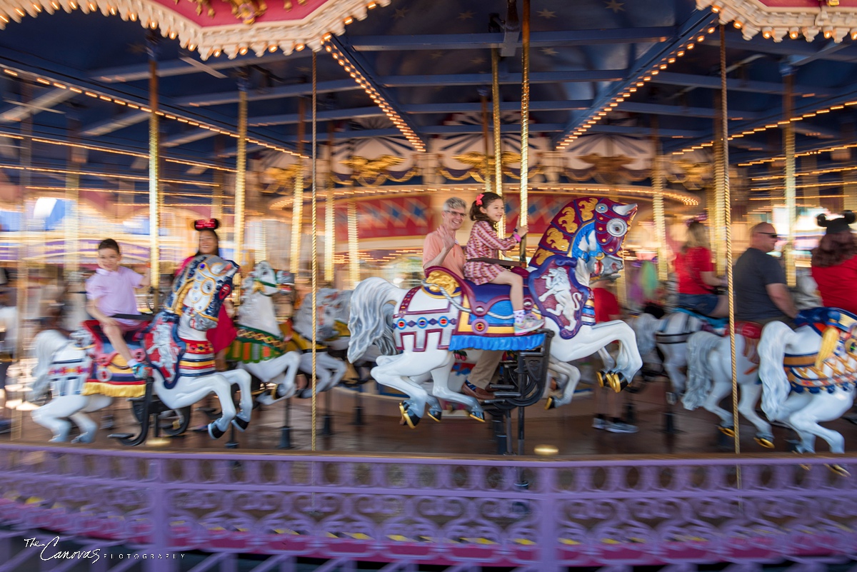 Family photography at Magic Kingdom, Orlando family photographers