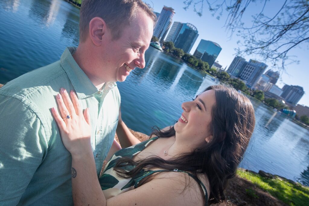Lake Eola proposal, proposal photographer in Orlando, engagement photography Lake Eola
