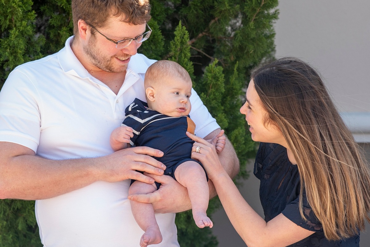 Extended family photography session by Orlando family photographer at a vacation home in Kissimmee, Florida