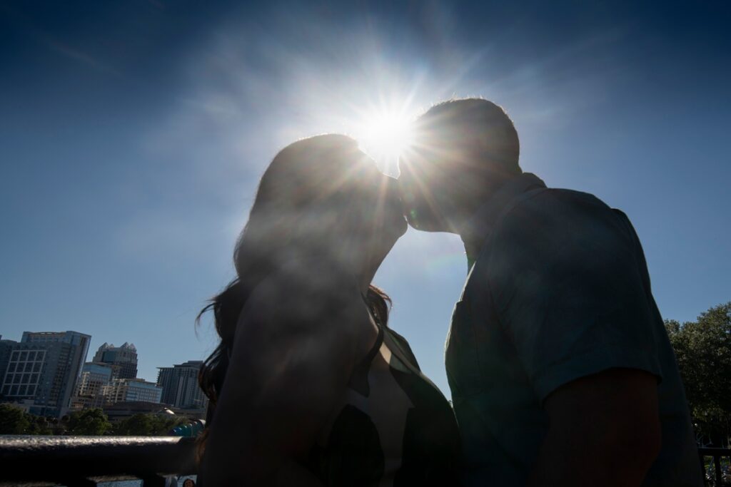 Lake Eola proposal, proposal photographer in Orlando, engagement photography Lake Eola