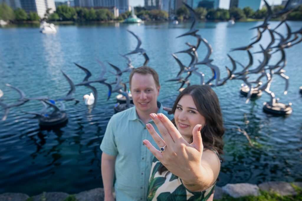 Lake Eola proposal, proposal photographer in Orlando, engagement photography Lake Eola