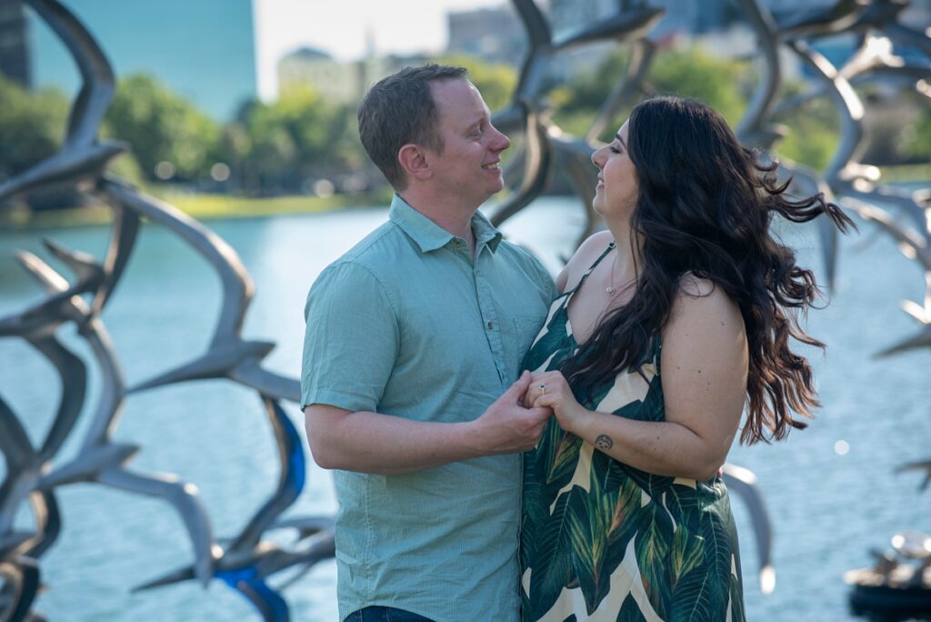 Lake Eola proposal, proposal photographer in Orlando, engagement photography Lake Eola