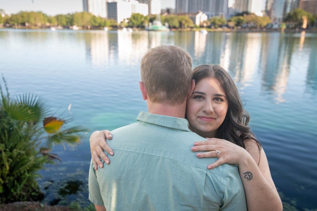 Lake Eola proposal, proposal photographer in Orlando, engagement photography Lake Eola