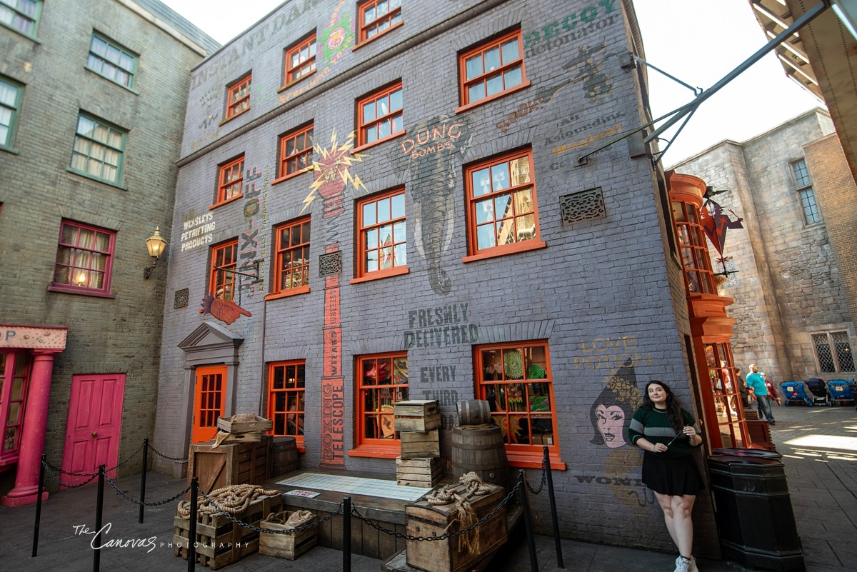 engagement photographer near me, Orlando engagement photos, get engagement photos taken at Universal Studios